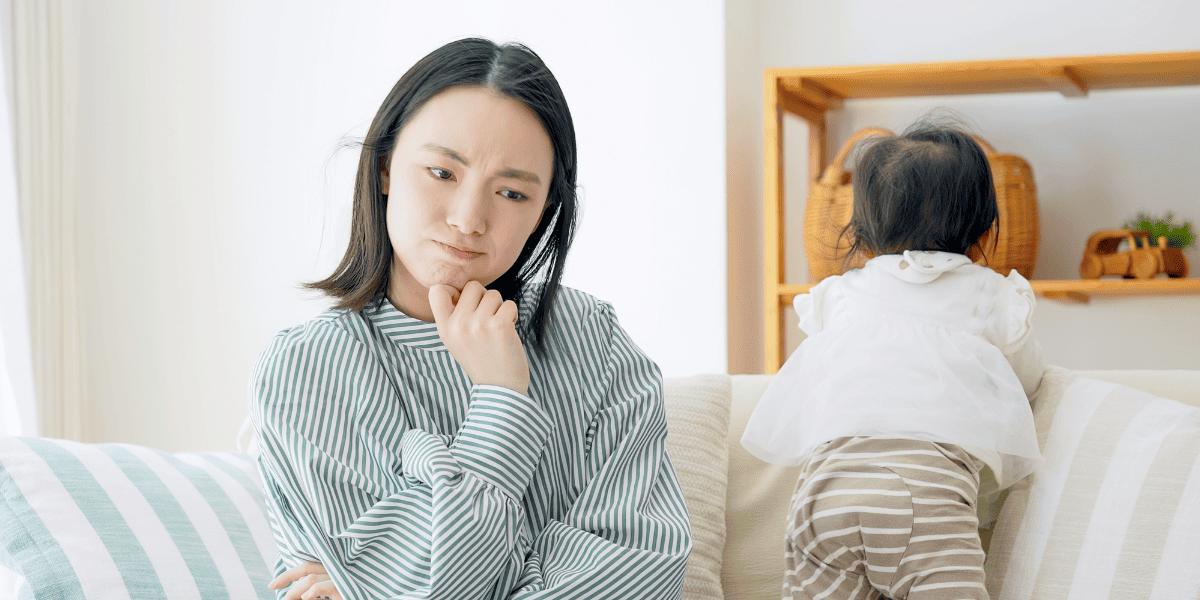 /upload/column/borderline-intelligence0313-4.png 子供を背に悩む女性