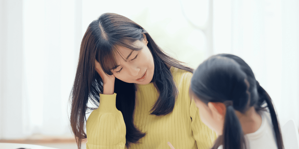 /upload/column/children-rebellious-period-2.png 頭を抱えるお母さん