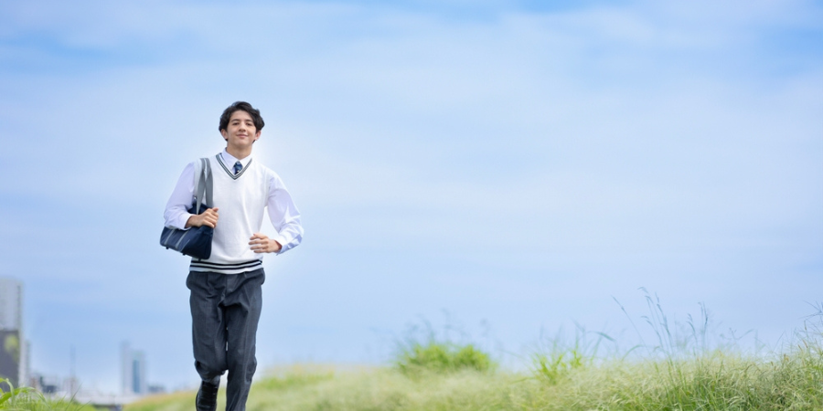 /upload/column/dream1.png 走る男子学生