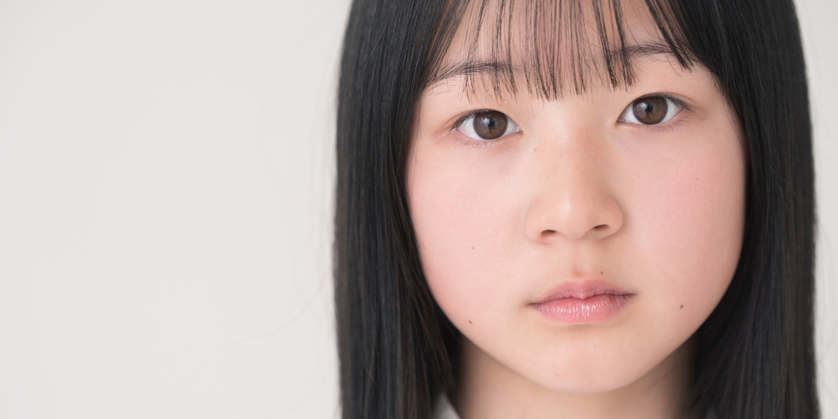 女性の顔のアップ